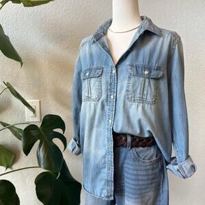 Light Wash Denim Button Up Shirt Boyfriend Fit Chambray Top